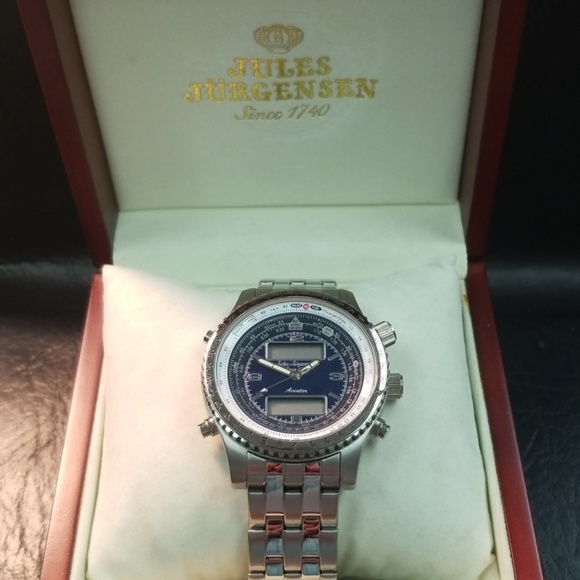 Mens Avaitor watch silver band